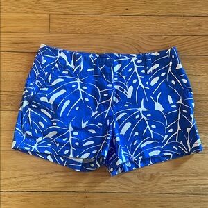 Vineyard Vines Blue and White Print Shorts